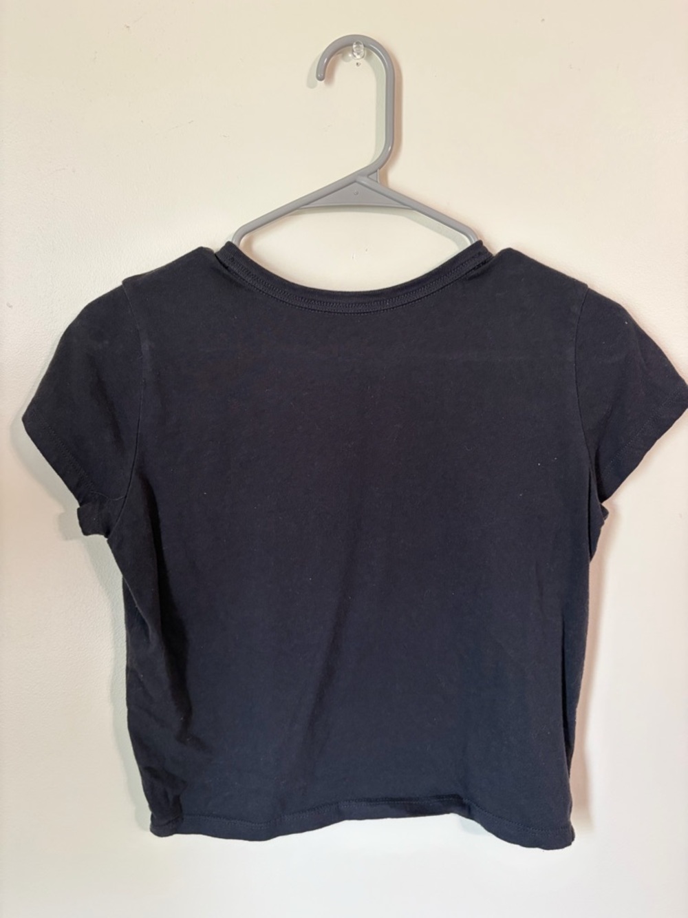 Hollister Keith Haring Black Graphic Crop Tee with Daisy - Picture 4 of 4
